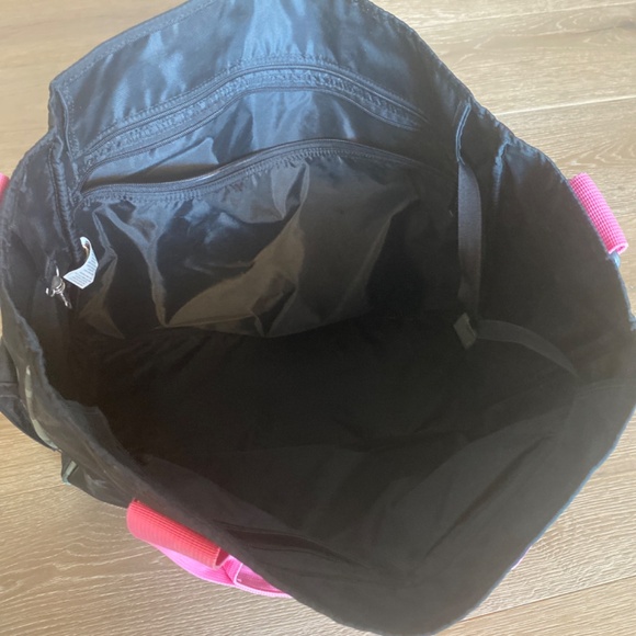 Roxy Duffle Tote Carryall - Picture 6 of 10